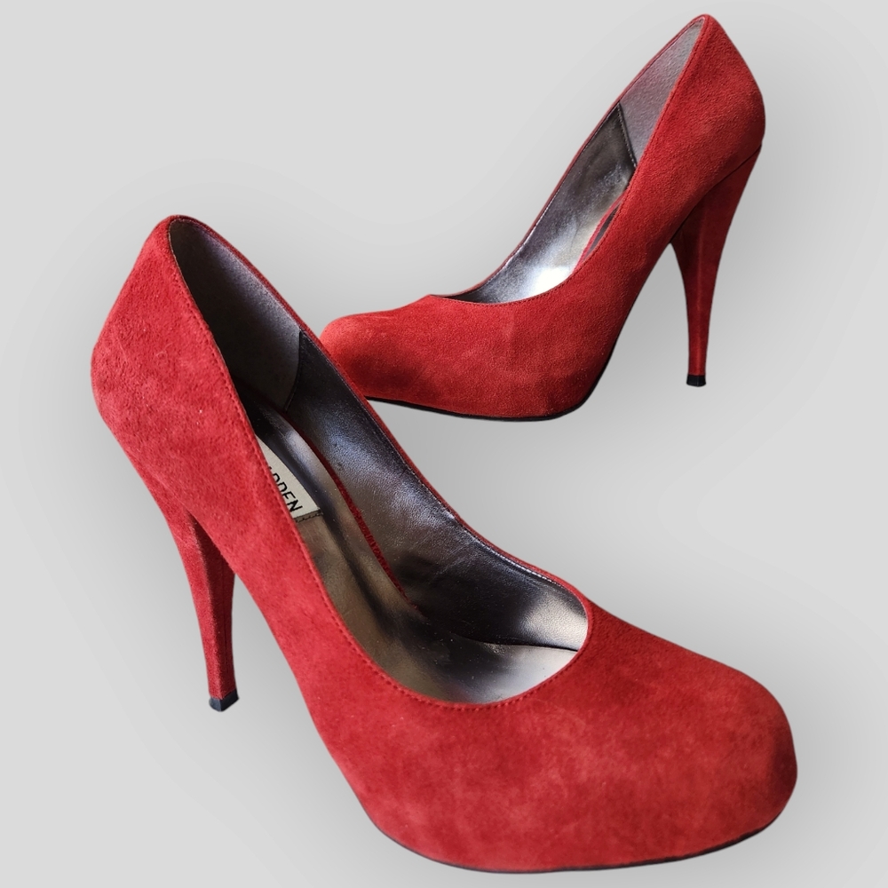 Steven Madden Trinitie Red Suede Pump with Hidden Platform size 8